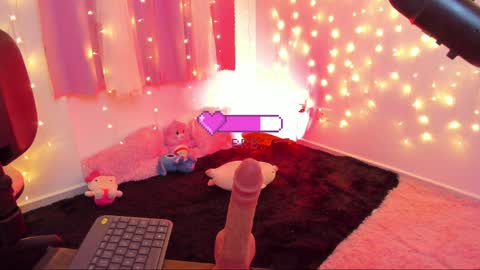 LUCYY FROM HOME  online show from January 31, 2025, 4:25 am