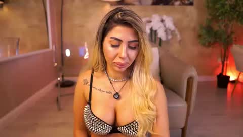 Snapshot of lucyyrosse chatting on June 20, 2026, 8:17 am LucyRose online show from June 20, 2026, 8:17 am