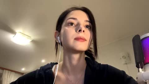 Mika online show from March 17, 2026, 5:16 pm