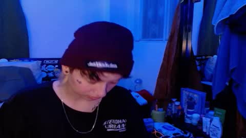 lugiiz05_ online show from November 16, 2025, 3:23 am