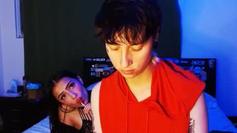 lugiiz05_ online show from November 18, 2025, 1:55 am