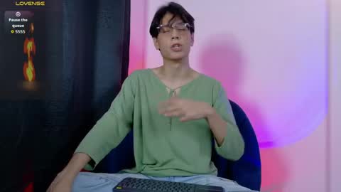 Lui online show from May 18, 2026, 4:07 am