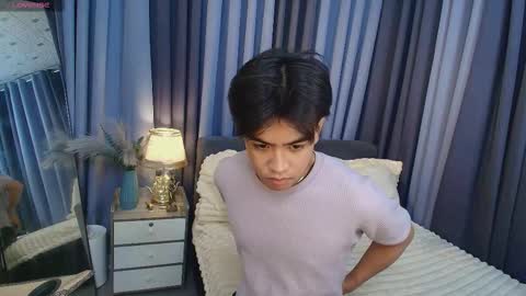 luigi_moreno online show from October 7, 2025, 4:48 pm