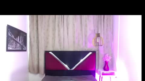Snapshot of luisa_torres__ chatting on June 27, 2026, 3:22 am luisa_torres__ online show from June 27, 2026, 3:22 am