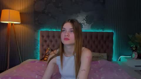 Snapshot of luisaclover chatting on November 25, 2025, 1:22 pm LuisaClover online show from November 25, 2025, 1:22 pm