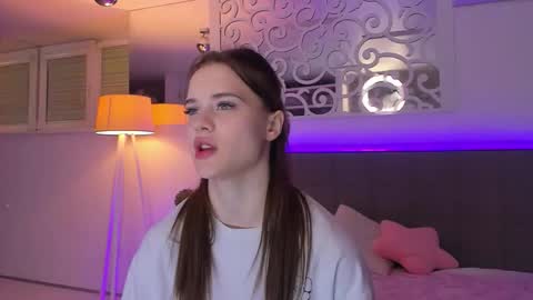 Snapshot of luisaclover chatting on March 1, 2026, 8:00 pm LuisaClover online show from March 1, 2026, 8:00 pm