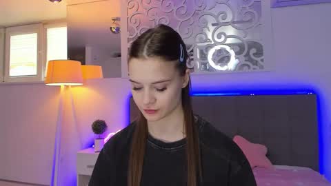 LuisaClover online show from March 16, 2026, 1:15 pm