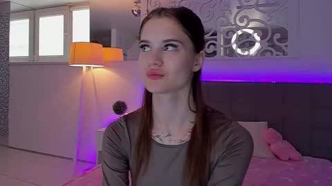 LuisaClover online show from April 13, 2026, 12:43 pm