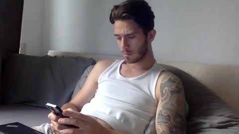 Snapshot of luisbadx chatting on December 28, 2024, 9:52 am Luis Badx online show from December 28, 2024, 9:52 am