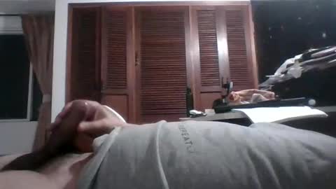 luisfer86 online show from February 16, 2026, 1:46 am