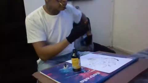 Snapshot of luisjg24hrs chatting on April 27, 2026, 5:49 am luisjg24hrs online show from April 27, 2026, 5:49 am