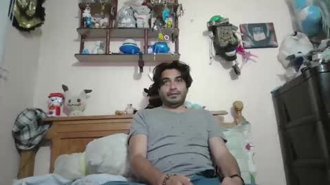 luismiastarot online show from November 19, 2025, 2:22 am