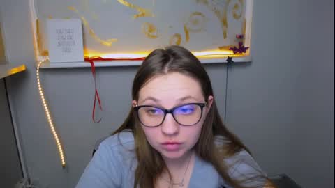 Snapshot of luizaheems_ chatting on December 4, 2024, 2:15 pm Luiza online show from December 4, 2024, 2:15 pm