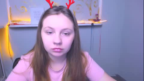 Snapshot of luizaheems_ chatting on December 6, 2024, 8:15 am Luiza online show from December 6, 2024, 8:15 am