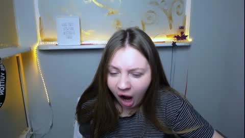 Snapshot of luizaheems_ chatting on December 15, 2024, 9:35 am Luiza online show from December 15, 2024, 9:35 am