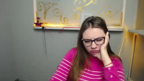 Snapshot of luizaheems_ chatting on February 3, 2025, 9:19 am Luiza online show from February 3, 2025, 9:19 am