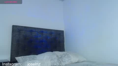 Luka Castle online show from November 26, 2025, 4:57 am