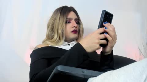 Luka Castillo online show from November 25, 2025, 6:30 pm