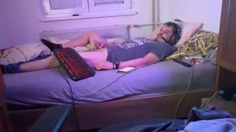 Lukas  online show from December 19, 2025, 12:06 am