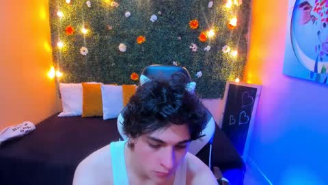 Snapshot of luke_howland chatting on December 18, 2024, 8:36 pm Luke online show from December 18, 2024, 8:36 pm