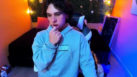 Snapshot of luke_howland chatting on January 13, 2025, 11:17 pm Luke online show from January 13, 2025, 11:17 pm