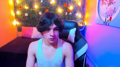 Snapshot of luke_howland chatting on January 20, 2025, 8:07 pm Luke online show from January 20, 2025, 8:07 pm