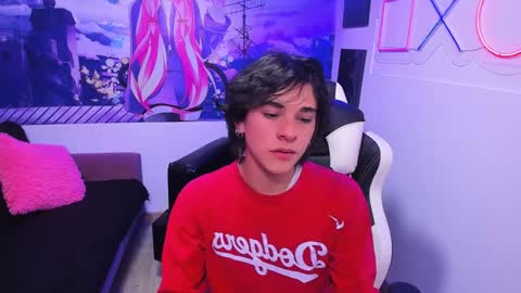 Snapshot of luke_howland chatting on January 30, 2025, 9:04 pm Luke online show from January 30, 2025, 9:04 pm