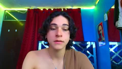 Snapshot of luke_howland chatting on March 4, 2025, 9:32 pm Luke online show from March 4, 2025, 9:32 pm