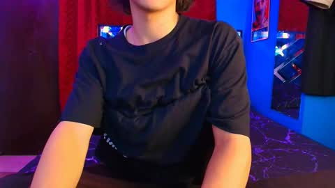 Snapshot of luke_howland chatting on March 7, 2025, 9:59 pm Luke online show from March 7, 2025, 9:59 pm