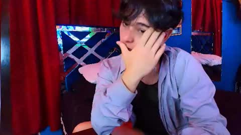 Snapshot of luke_howland chatting on June 13, 2026, 1:36 am Luke online show from June 13, 2026, 1:36 am