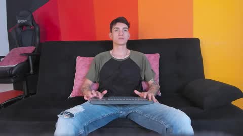 Luke online show from October 18, 2025, 8:53 pm