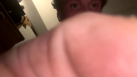 Snapshot of lukeeeeey96 chatting on December 8, 2024, 11:19 pm lukeeeeey96 online show from December 8, 2024, 11:19 pm