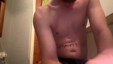 Snapshot of lukeeeeey96 chatting on December 17, 2024, 4:01 am lukeeeeey96 online show from December 17, 2024, 4:01 am