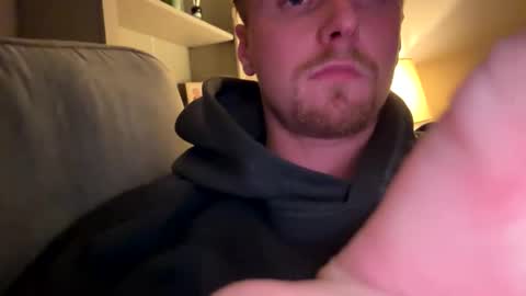 Snapshot of lukeeeeey96 chatting on November 3, 2025, 10:42 pm lukeeeeey96 online show from November 3, 2025, 10:42 pm