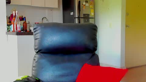 Snapshot of lukeglanton17 chatting on May 3, 2026, 3:29 pm Luke online show from May 3, 2026, 3:29 pm