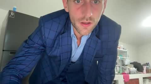 Snapshot of lukegunn22 chatting on December 7, 2024, 11:23 pm MR. Luke Gunn online show from December 7, 2024, 11:23 pm