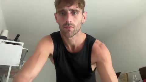 Snapshot of lukegunn22 chatting on December 17, 2024, 2:44 am MR. Luke Gunn online show from December 17, 2024, 2:44 am