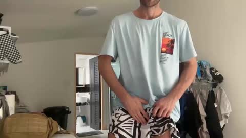 Snapshot of lukegunn22 chatting on December 19, 2024, 2:23 am MR. Luke Gunn online show from December 19, 2024, 2:23 am