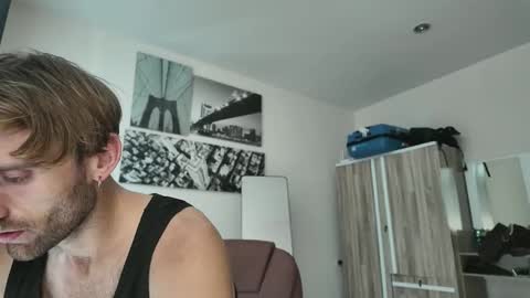 Snapshot of lukegunn22 chatting on November 23, 2025, 2:44 am MR. Luke Gunn online show from November 23, 2025, 2:44 am