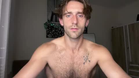 Snapshot of lukegunn22 chatting on December 14, 2025, 10:36 pm MR. Luke Gunn online show from December 14, 2025, 10:36 pm