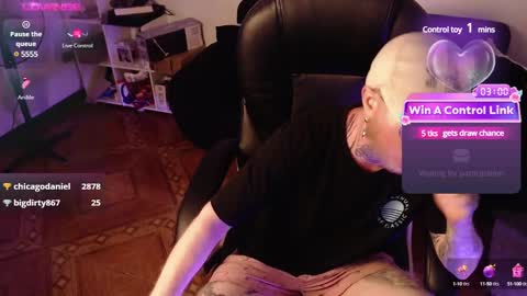 Snapshot of lukethompsson chatting on December 13, 2024, 4:22 am LUKEFTM online show from December 13, 2024, 4:22 am