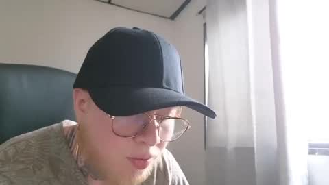 Snapshot of lukethompsson chatting on January 2, 2025, 6:23 pm LUKEFTM online show from January 2, 2025, 6:23 pm