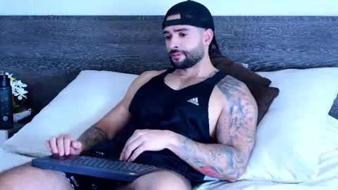 Snapshot of lukhass chatting on November 24, 2025, 4:18 pm Lukhas f4f online show from November 24, 2025, 4:18 pm