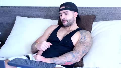 Snapshot of lukhass chatting on December 3, 2025, 6:39 pm Lukhas f4f online show from December 3, 2025, 6:39 pm