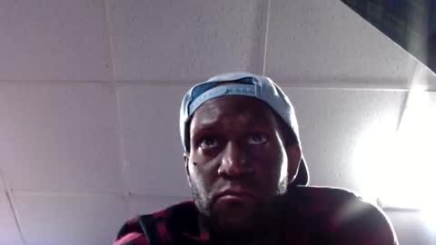 Snapshot of lulhbk chatting on April 28, 2026, 11:21 pm LulHbk online show from April 28, 2026, 11:21 pm