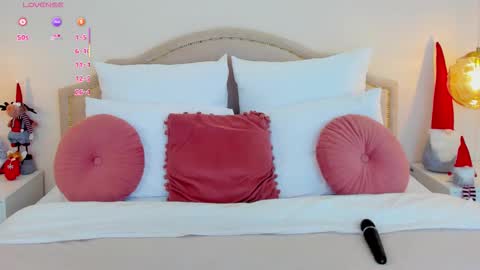 Snapshot of lullyfox chatting on December 14, 2025, 1:16 pm Cherie online show from December 14, 2025, 1:16 pm