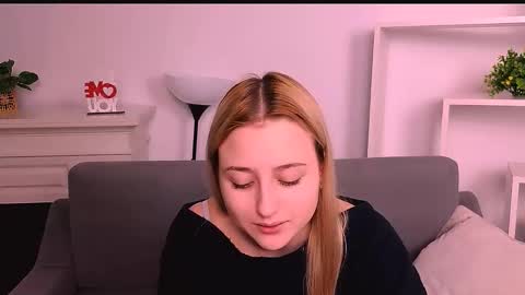 Lily online show from February 18, 2026, 9:44 pm