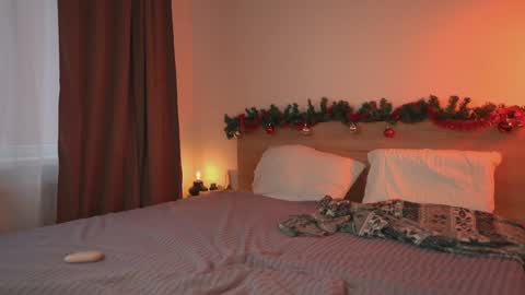 lulu_lovett online show from December 28, 2024, 10:25 am