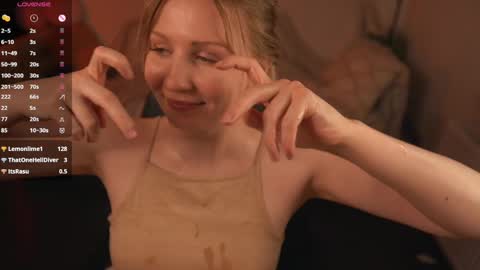 lulu_lovett online show from February 19, 2025, 4:44 pm