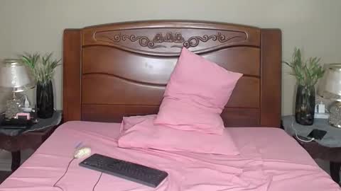 lulu_wild online show from October 27, 2025, 12:31 pm